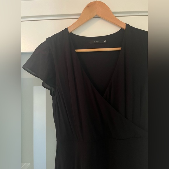 Aritzia Talula Long Flowy Cap-Sleeve Dress - Picture 10 of 14